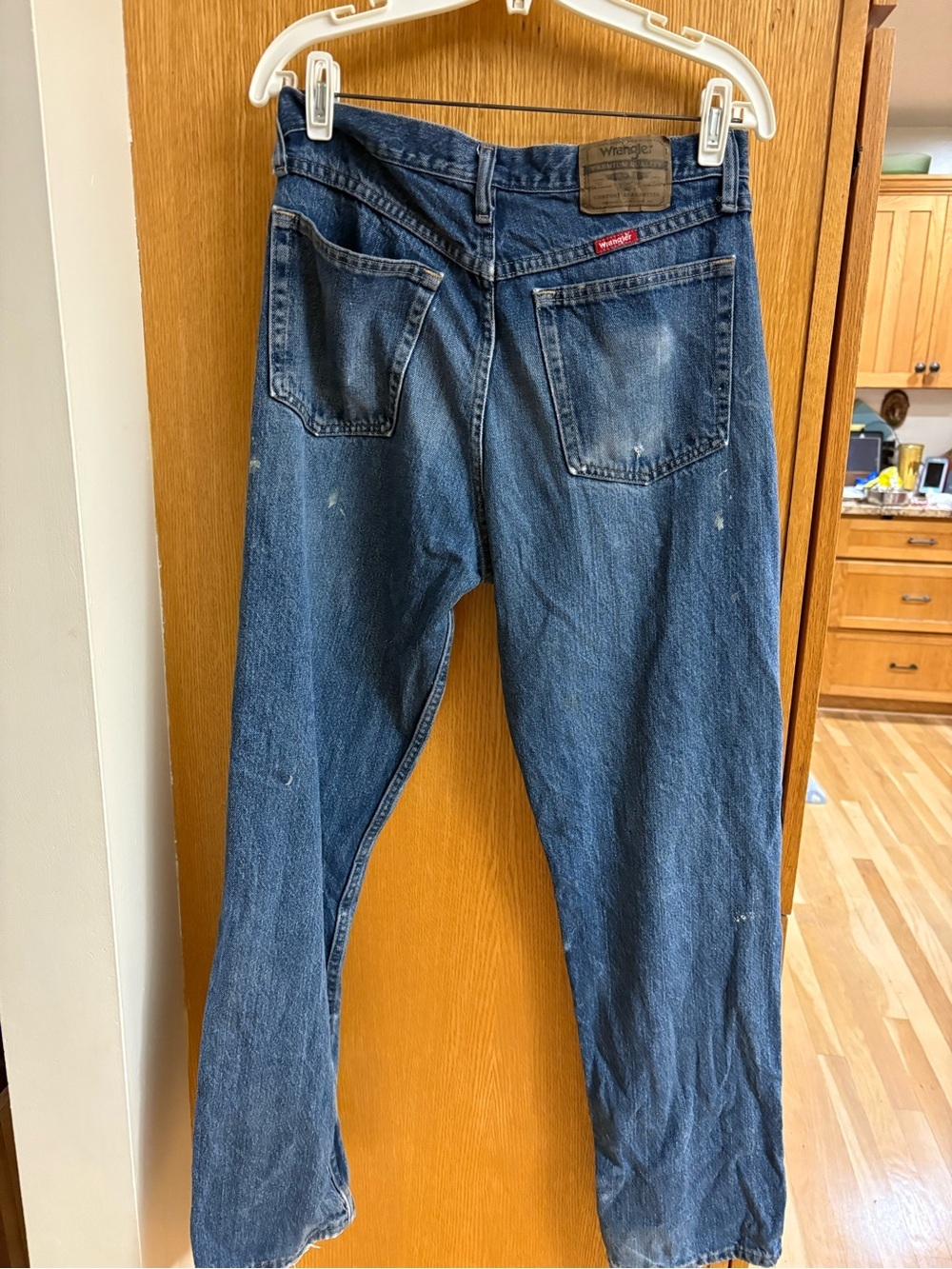 Wrangler Vintage Distressed Men’s Dark Blue Relaxed Fit Jeans